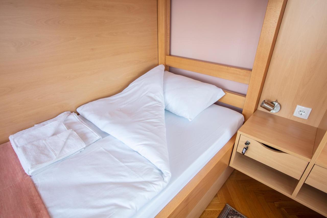 Hostel Amd Белград Экстерьер фото